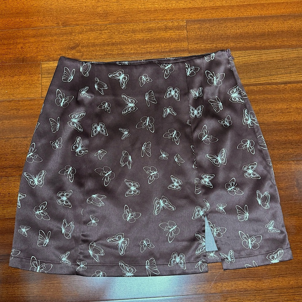 Glassons Butterfly Satin-like Mini Skirt with Slit